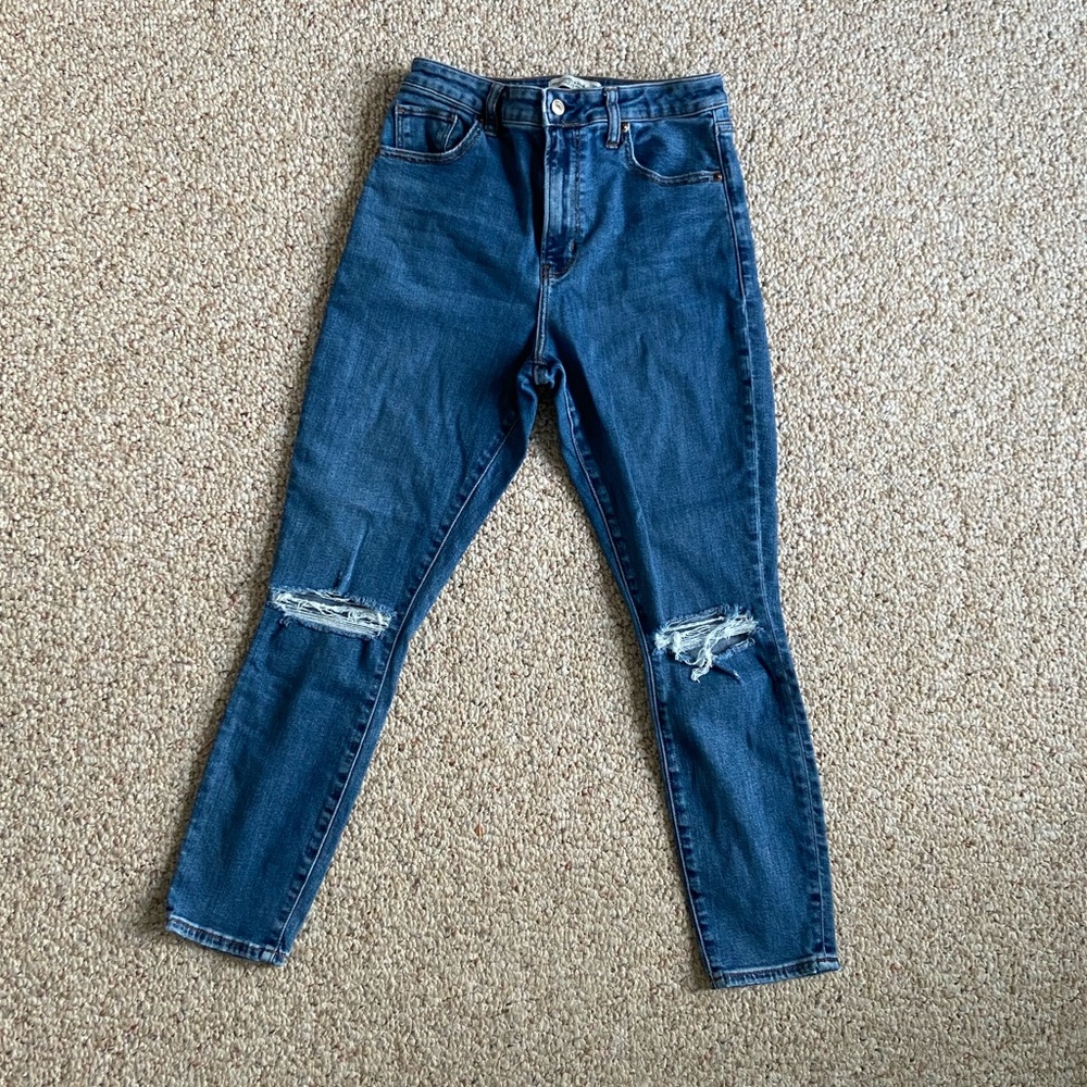Abercrombie and Fitch Curve Love Distressed Skinny Leg Jeans 29/8R